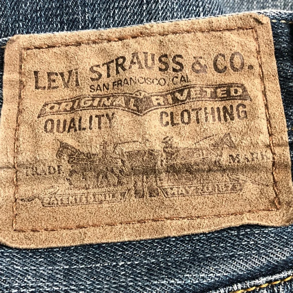 LEVIS RELAXED STRAIGHT 559 BLUE JEANS